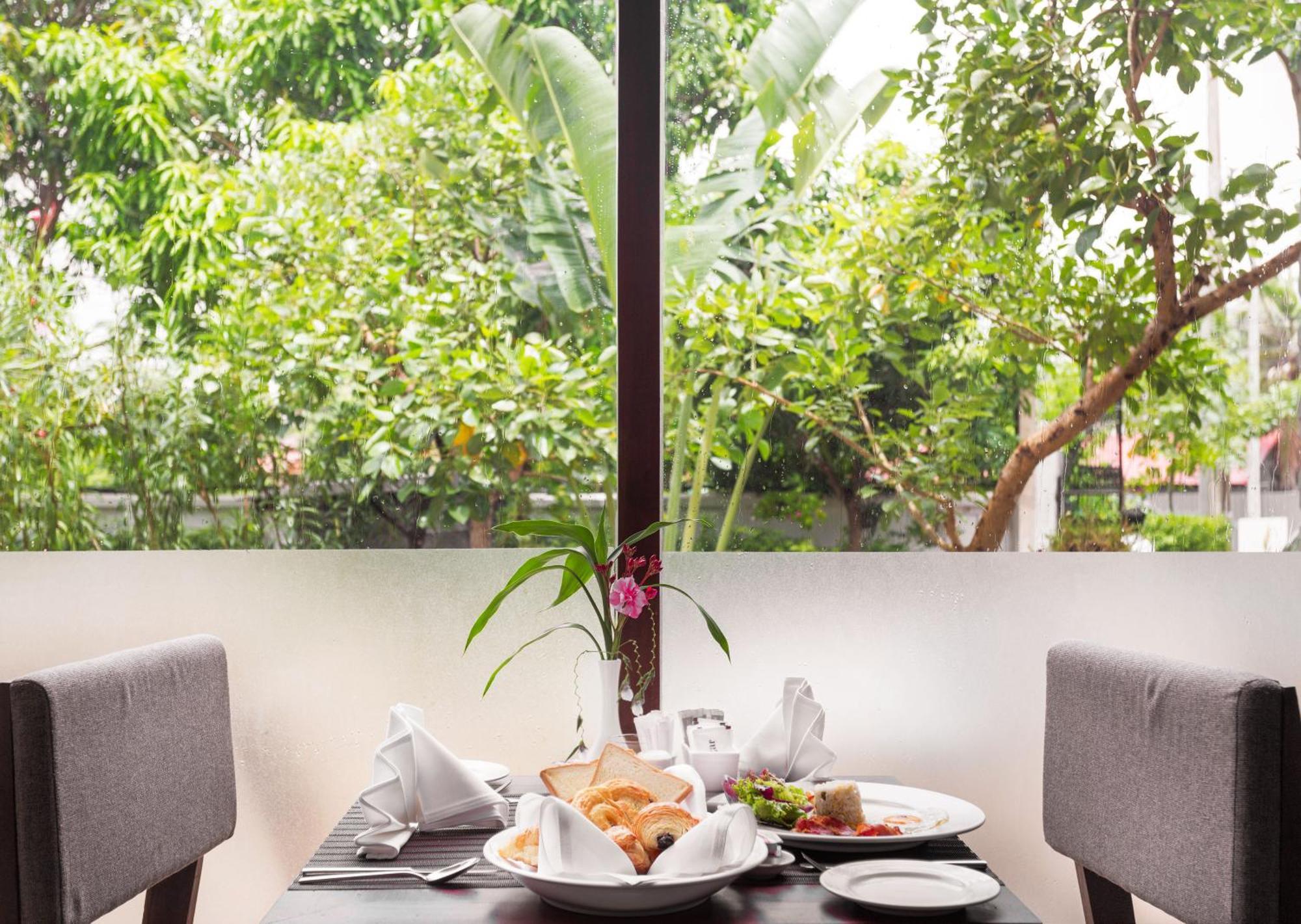 The Calm Oasis Hotel Sziemreap Kültér fotó